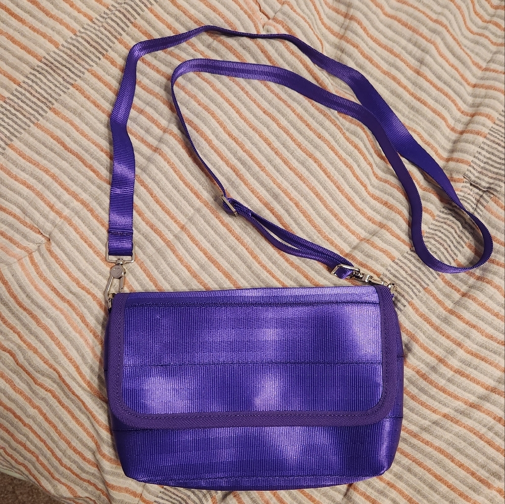 EUC Harveys Iris Foldover Crossbody